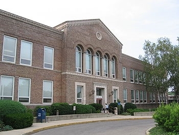 Current Darien Town Hall 
former Mather Junior High School
